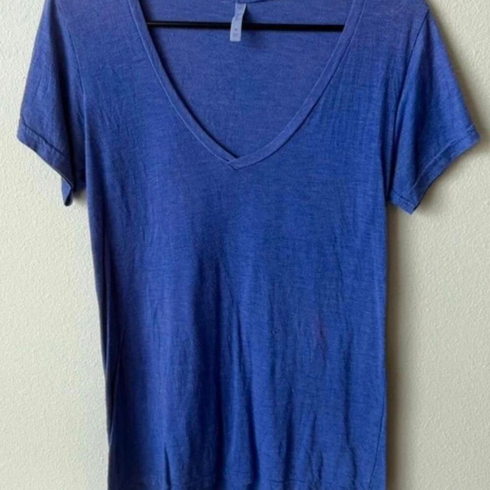 Bp Women's Blue and Navy T-shirt